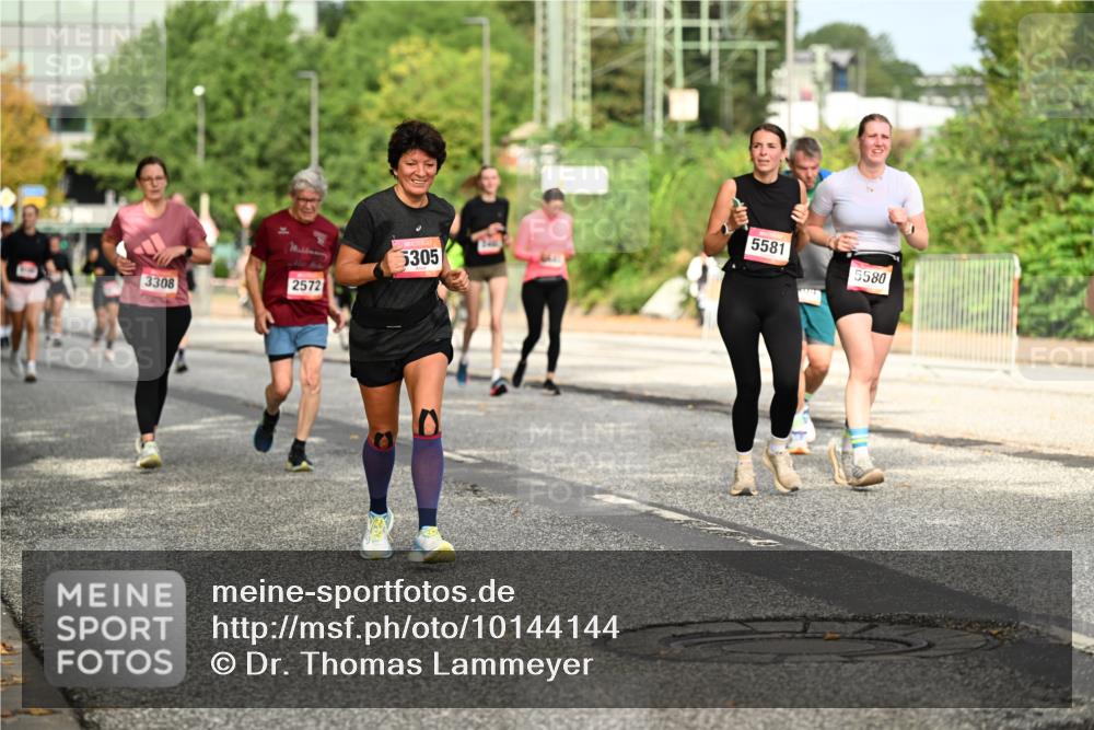 06.09.2026 - CURREX Alsterlauf Dr. Thomas Lammeyer http://msf.ph/oto/10144144 06.09.2026 10:15:40 Laufen 3308, 2572, 5305, 5581, 5580 meine-sportfotos.de