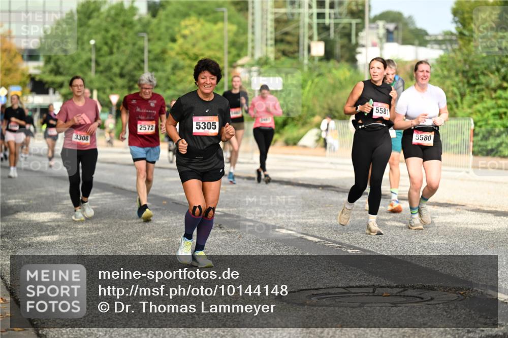 06.09.2026 - CURREX Alsterlauf Dr. Thomas Lammeyer http://msf.ph/oto/10144148 06.09.2026 10:15:41 Laufen 3308, 2572, 5305, 5581, 5580 meine-sportfotos.de