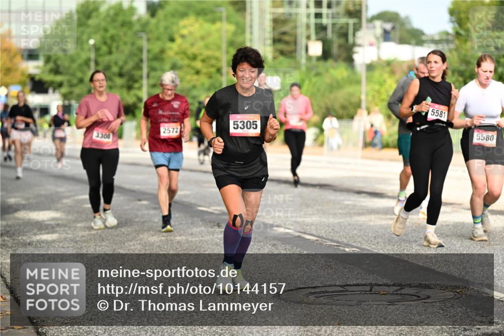 06.09.2026 - CURREX Alsterlauf Dr. Thomas Lammeyer http://msf.ph/oto/10144157 06.09.2026 10:15:41 Laufen 3308, 2572, 5305, 5581, 5580 meine-sportfotos.de