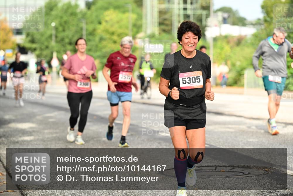 06.09.2026 - CURREX Alsterlauf Dr. Thomas Lammeyer http://msf.ph/oto/10144167 06.09.2026 10:15:43 Laufen 2572, 5305 meine-sportfotos.de