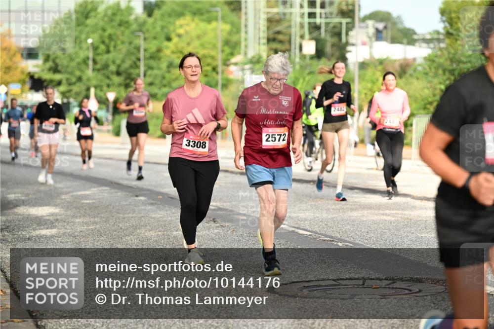 06.09.2026 - CURREX Alsterlauf Dr. Thomas Lammeyer http://msf.ph/oto/10144176 06.09.2026 10:15:44 Laufen 3308, 10, 2572, 2482, 248 meine-sportfotos.de
