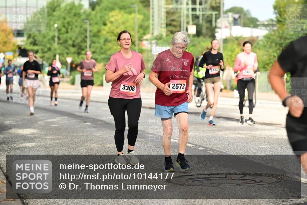 06.09.2026 - CURREX Alsterlauf Dr. Thomas Lammeyer http://msf.ph/oto/10144177 06.09.2026 10:15:44 Laufen 3308, 19, 2572, 2482, 2483 meine-sportfotos.de
