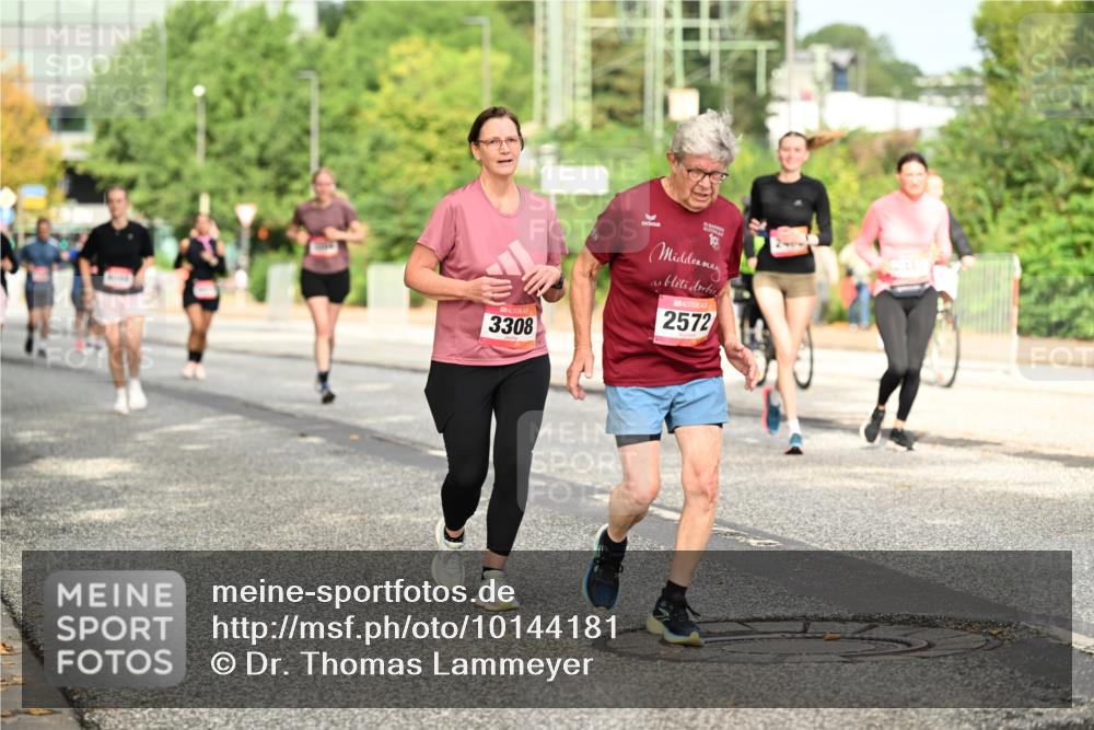 06.09.2026 - CURREX Alsterlauf Dr. Thomas Lammeyer http://msf.ph/oto/10144181 06.09.2026 10:15:44 Laufen 3308, 2572 meine-sportfotos.de