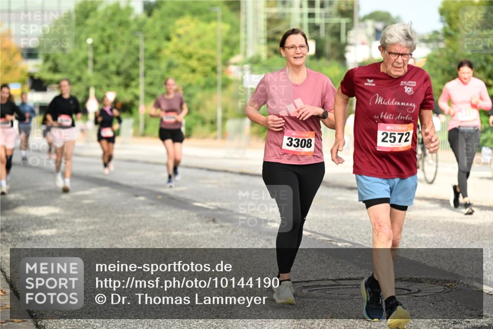06.09.2026 - CURREX Alsterlauf Dr. Thomas Lammeyer http://msf.ph/oto/10144190 06.09.2026 10:15:45 Laufen 3308, 2572 meine-sportfotos.de