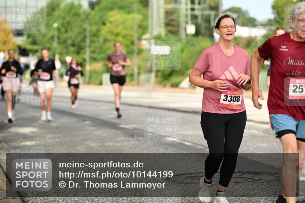 06.09.2026 - CURREX Alsterlauf Dr. Thomas Lammeyer http://msf.ph/oto/10144199 06.09.2026 10:15:46 Laufen 3308, 251 meine-sportfotos.de