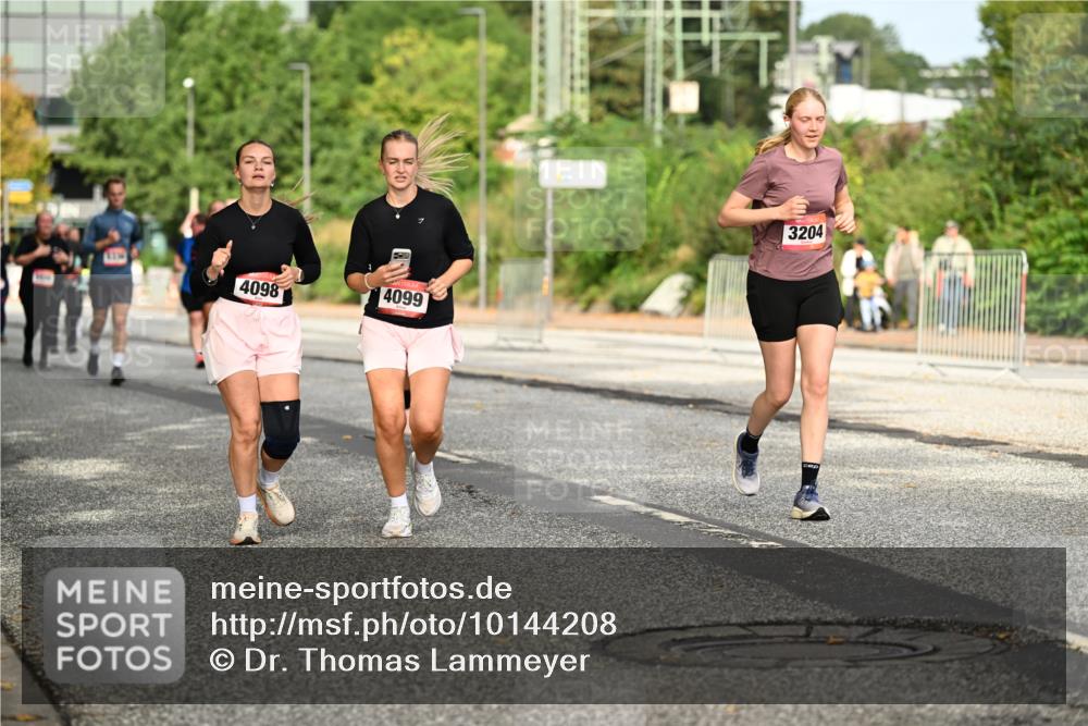 06.09.2026 - CURREX Alsterlauf Dr. Thomas Lammeyer http://msf.ph/oto/10144208 06.09.2026 10:15:49 Laufen 4099, 4098, 3204 meine-sportfotos.de