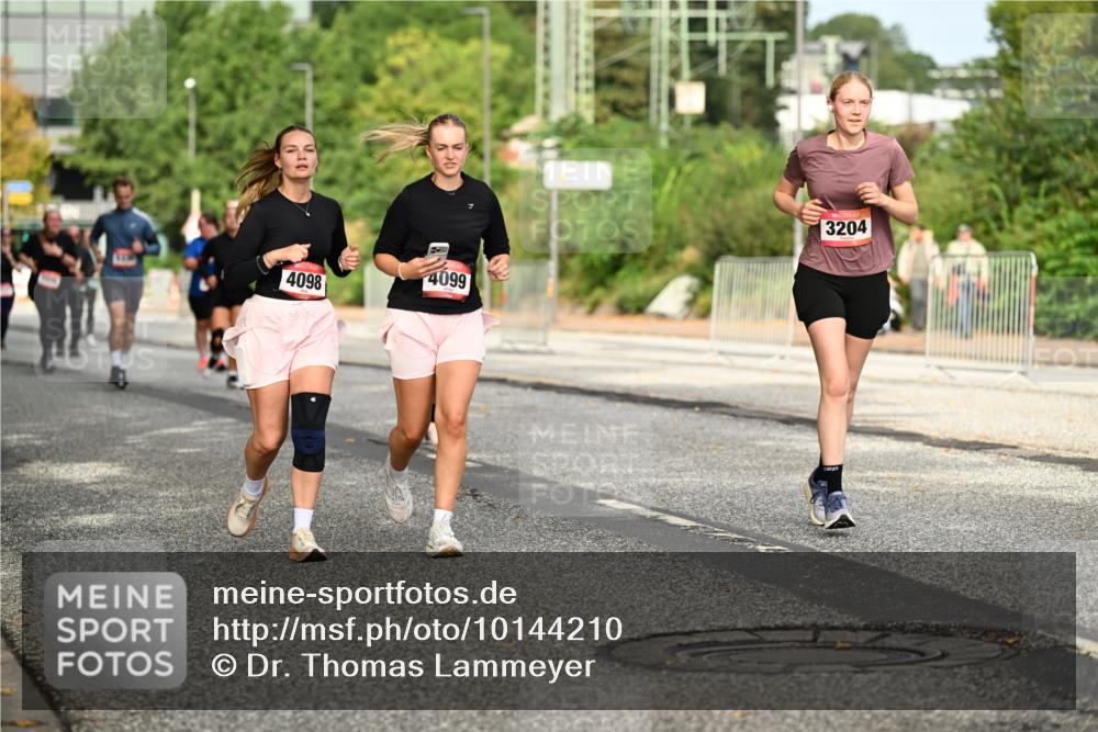 06.09.2026 - CURREX Alsterlauf Dr. Thomas Lammeyer http://msf.ph/oto/10144210 06.09.2026 10:15:50 Laufen 4099, 4098, 3204 meine-sportfotos.de