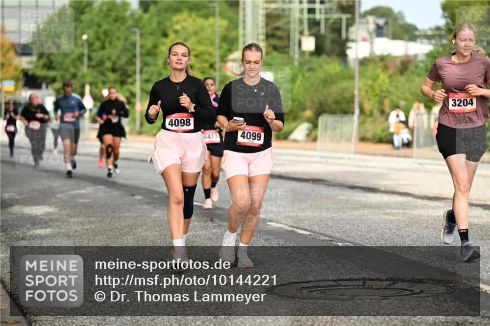 06.09.2026 - CURREX Alsterlauf Dr. Thomas Lammeyer http://msf.ph/oto/10144221 06.09.2026 10:15:51 Laufen 4098, 6413, 4099, 3204 meine-sportfotos.de