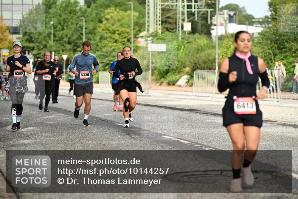 06.09.2026 - CURREX Alsterlauf Dr. Thomas Lammeyer http://msf.ph/oto/10144257 06.09.2026 10:15:55 Laufen 2404, 5350, 5806, 5336, 6413 meine-sportfotos.de