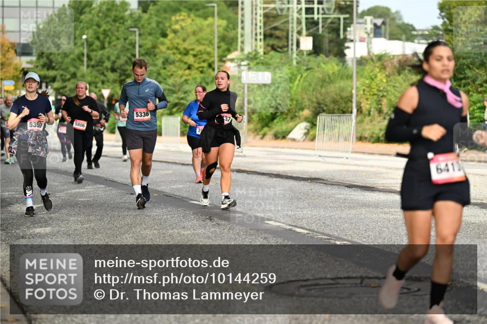 06.09.2026 - CURREX Alsterlauf Dr. Thomas Lammeyer http://msf.ph/oto/10144259 06.09.2026 10:15:55 Laufen 5806, 5350, 5336, 2, 6413 meine-sportfotos.de