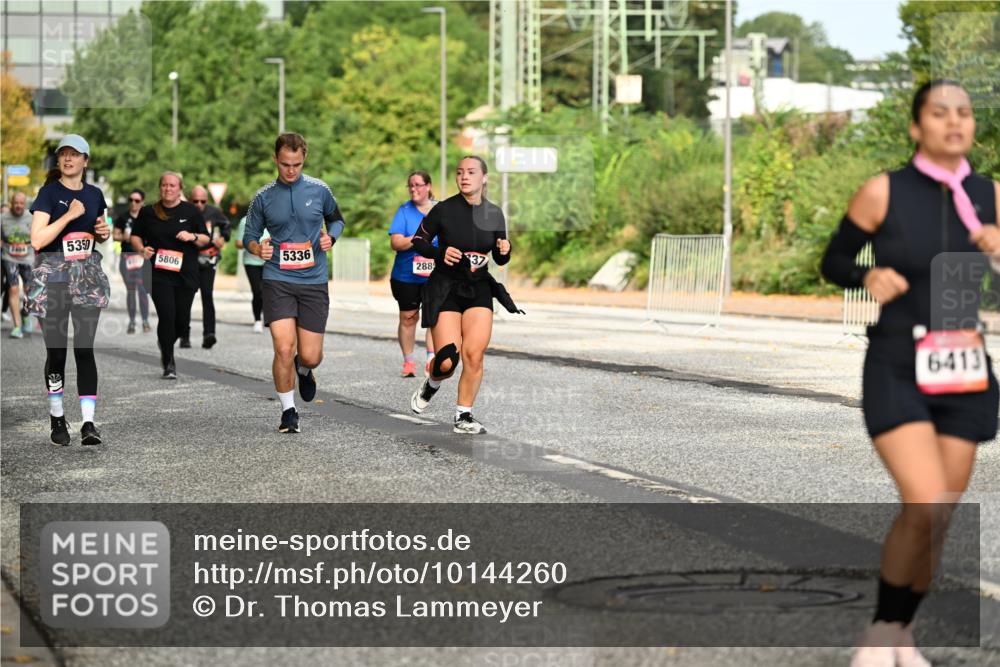 06.09.2026 - CURREX Alsterlauf Dr. Thomas Lammeyer http://msf.ph/oto/10144260 06.09.2026 10:15:55 Laufen 5359, 5336, 5806, 288, 37, 6413 meine-sportfotos.de