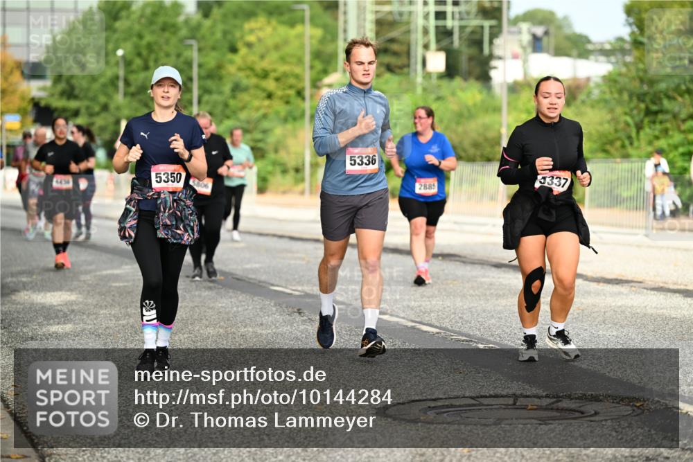06.09.2026 - CURREX Alsterlauf Dr. Thomas Lammeyer http://msf.ph/oto/10144284 06.09.2026 10:15:58 Laufen 4436, 5350, 5806, 5336, 2885, 5337 meine-sportfotos.de