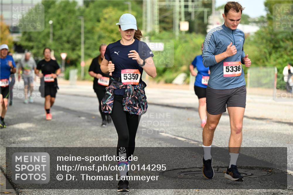 06.09.2026 - CURREX Alsterlauf Dr. Thomas Lammeyer http://msf.ph/oto/10144295 06.09.2026 10:15:59 Laufen 5350, 5336 meine-sportfotos.de
