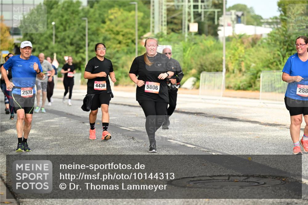 06.09.2026 - CURREX Alsterlauf Dr. Thomas Lammeyer http://msf.ph/oto/10144313 06.09.2026 10:16:02 Laufen 2579, 288, 4436, 5806 meine-sportfotos.de