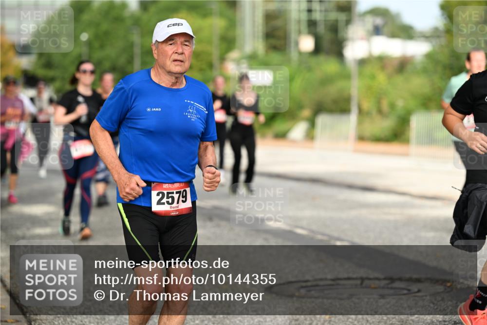06.09.2026 - CURREX Alsterlauf Dr. Thomas Lammeyer http://msf.ph/oto/10144355 06.09.2026 10:16:06 Laufen 2579 meine-sportfotos.de