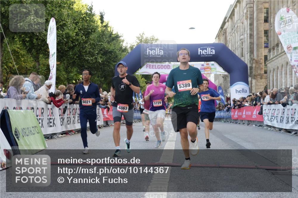 06.09.2026 - CURREX Alsterlauf Yannick Fuchs http://msf.ph/oto/10144367 06.09.2026 09:47:26 Ziel 2106, 2807, 4441, 4674, 4863, 5389, 5407, 5645, 5729, 6021, 6172 meine-sportfotos.de
