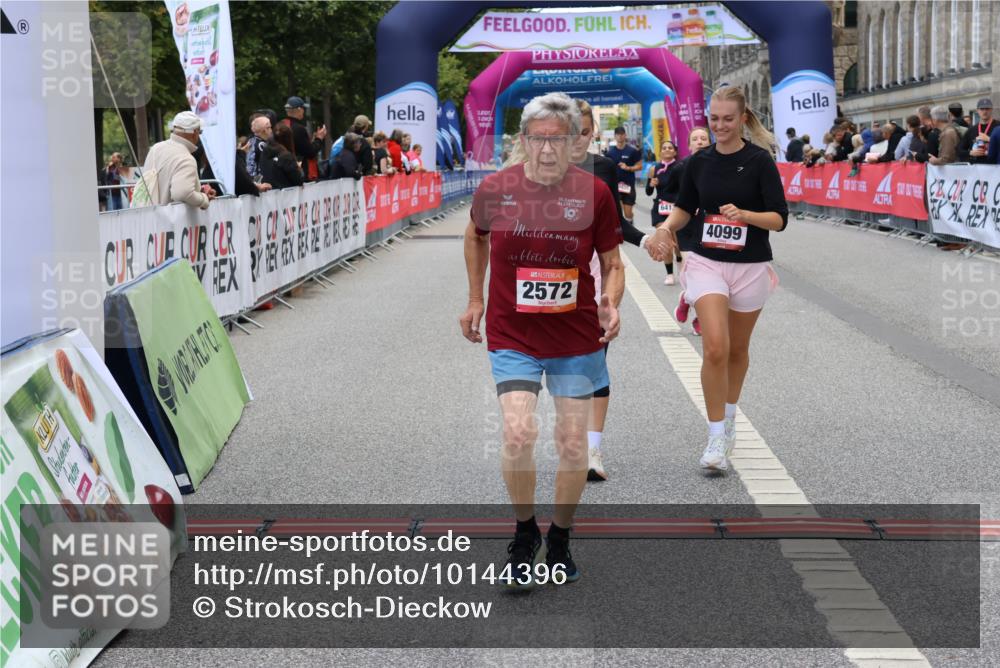 06.09.2026 - CURREX Alsterlauf Strokosch-Dieckow http://msf.ph/oto/10144396 06.09.2026 10:20:26 Ziel 2366, 2572, 4098, 4099, 4609, 5305, 6413 meine-sportfotos.de