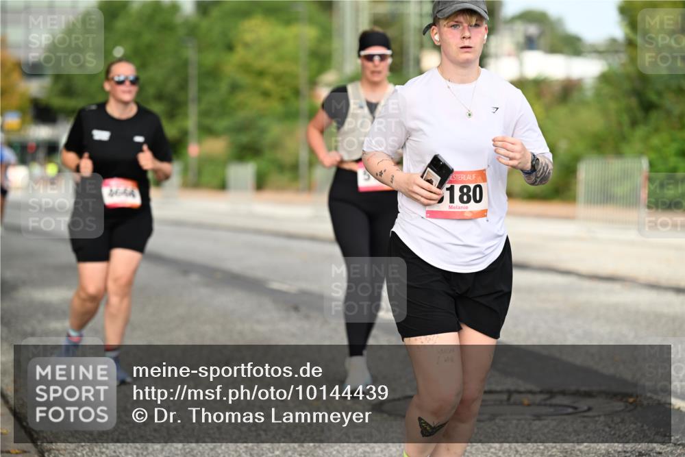 06.09.2026 - CURREX Alsterlauf Dr. Thomas Lammeyer http://msf.ph/oto/10144439 06.09.2026 10:16:15 Laufen 180 meine-sportfotos.de