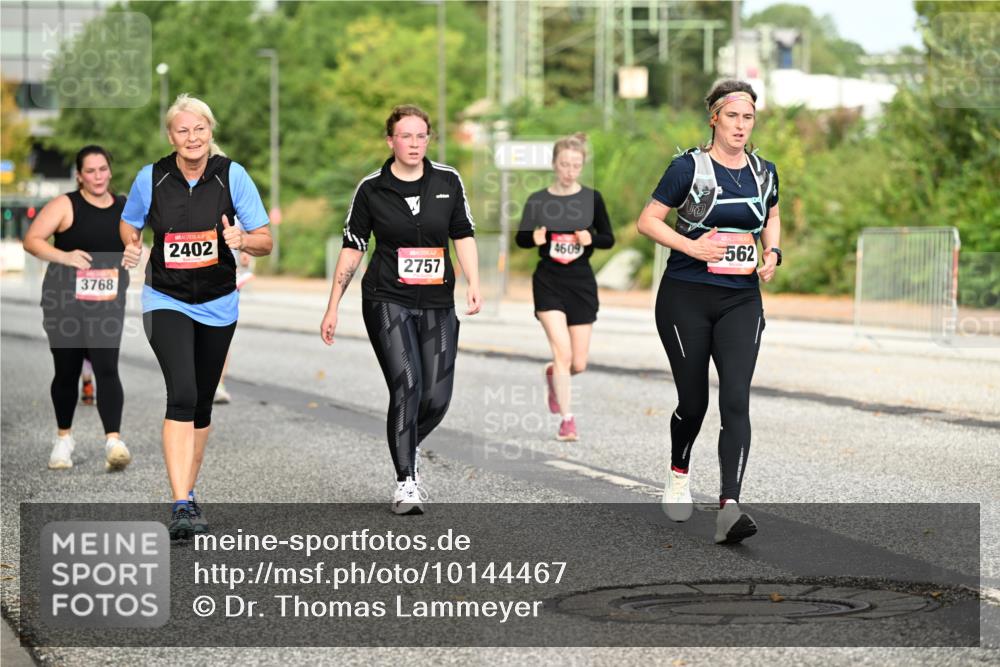 06.09.2026 - CURREX Alsterlauf Dr. Thomas Lammeyer http://msf.ph/oto/10144467 06.09.2026 10:16:22 Laufen 3768, 2402, 4609, 562, 2757 meine-sportfotos.de