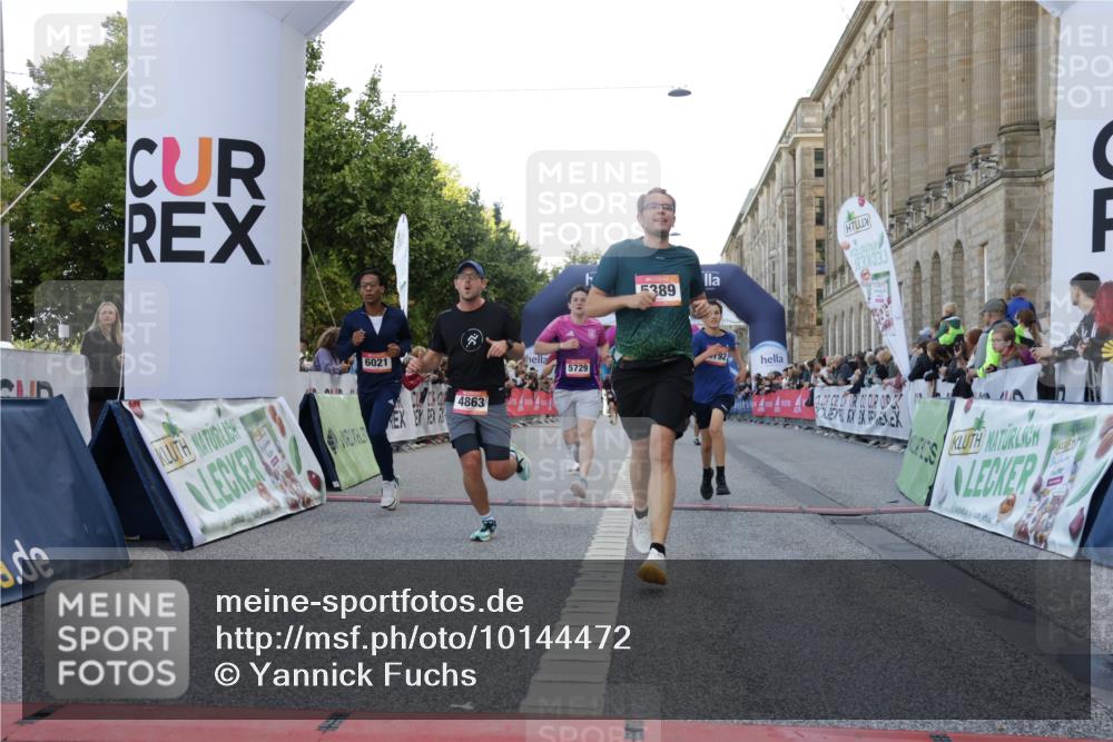 06.09.2026 - CURREX Alsterlauf Yannick Fuchs http://msf.ph/oto/10144472 06.09.2026 09:47:27 Ziel 2106, 2807, 2953, 3386, 4441, 4674, 4863, 5309, 5389, 5407, 5645, 5729, 6021 meine-sportfotos.de