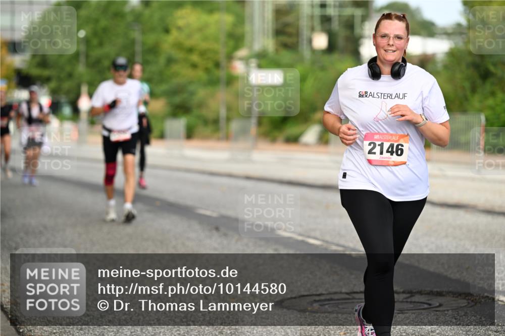06.09.2026 - CURREX Alsterlauf Dr. Thomas Lammeyer http://msf.ph/oto/10144580 06.09.2026 10:16:36 Laufen 2146 meine-sportfotos.de