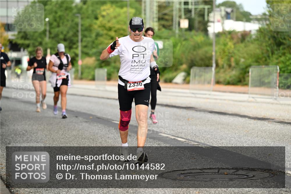06.09.2026 - CURREX Alsterlauf Dr. Thomas Lammeyer http://msf.ph/oto/10144582 06.09.2026 10:16:39 Laufen 2330 meine-sportfotos.de