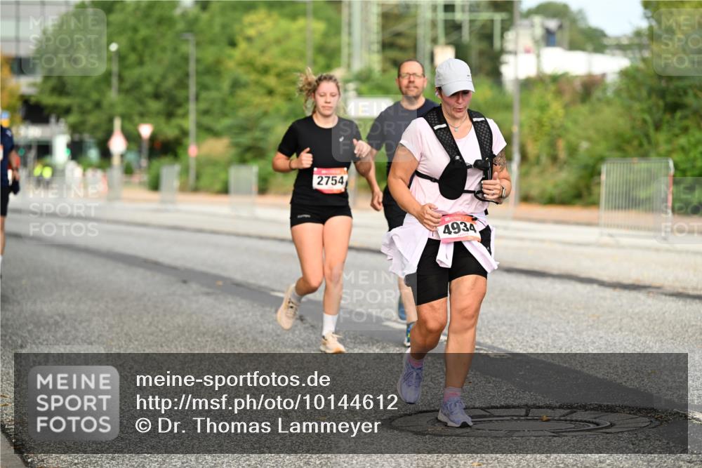 06.09.2026 - CURREX Alsterlauf Dr. Thomas Lammeyer http://msf.ph/oto/10144612 06.09.2026 10:16:43 Laufen 2754, 4934 meine-sportfotos.de