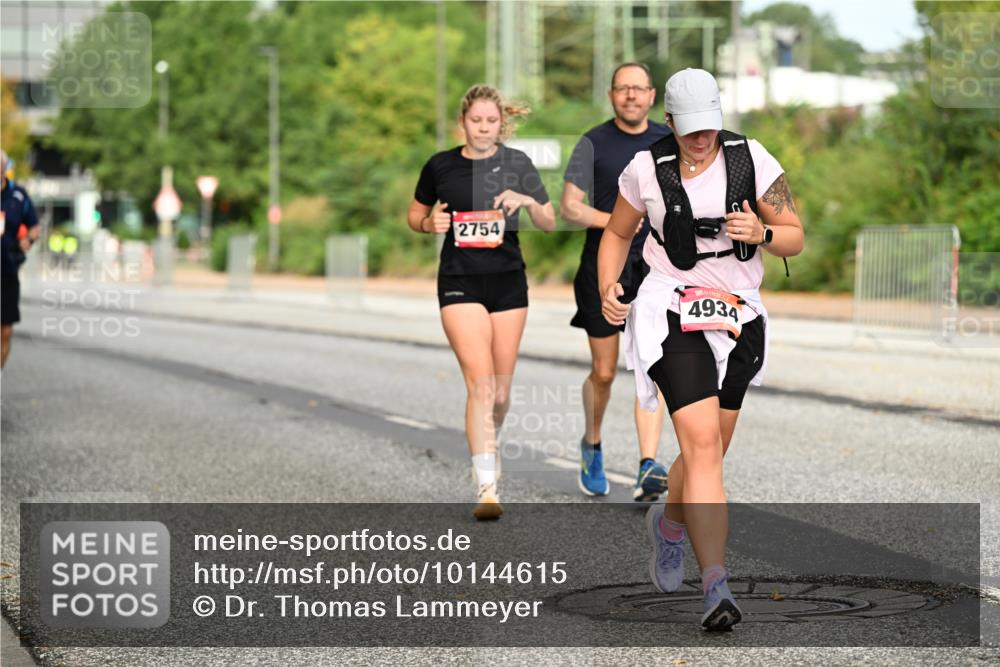 06.09.2026 - CURREX Alsterlauf Dr. Thomas Lammeyer http://msf.ph/oto/10144615 06.09.2026 10:16:44 Laufen 2754, 4934 meine-sportfotos.de