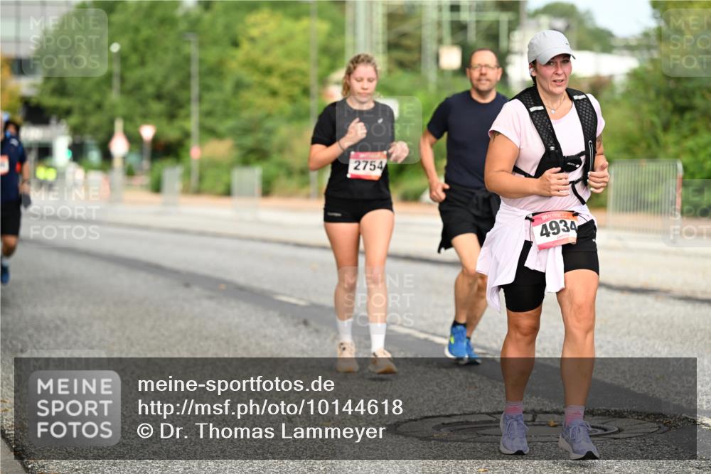 06.09.2026 - CURREX Alsterlauf Dr. Thomas Lammeyer http://msf.ph/oto/10144618 06.09.2026 10:16:44 Laufen 2754, 4934 meine-sportfotos.de