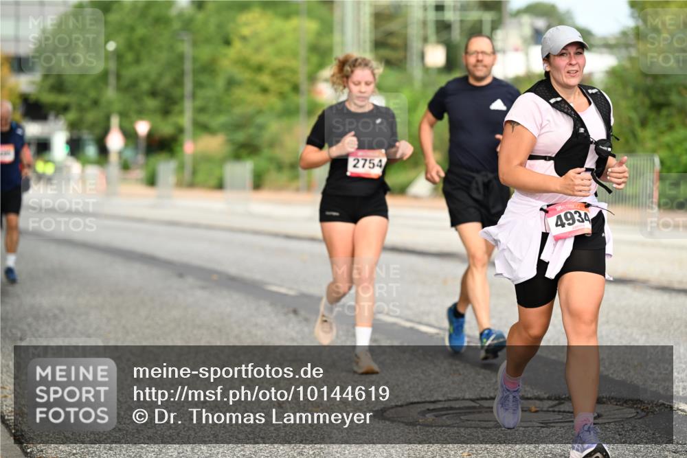 06.09.2026 - CURREX Alsterlauf Dr. Thomas Lammeyer http://msf.ph/oto/10144619 06.09.2026 10:16:44 Laufen 2754, 4934 meine-sportfotos.de