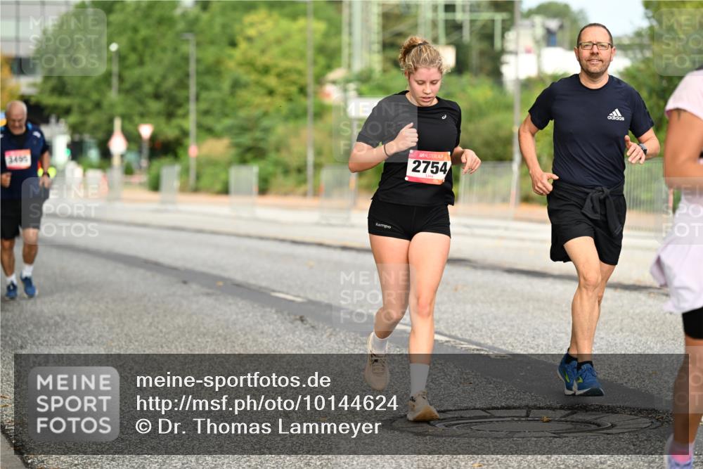 06.09.2026 - CURREX Alsterlauf Dr. Thomas Lammeyer http://msf.ph/oto/10144624 06.09.2026 10:16:45 Laufen 3495, 2754 meine-sportfotos.de