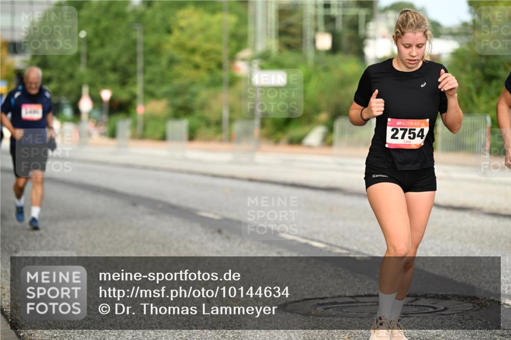 06.09.2026 - CURREX Alsterlauf Dr. Thomas Lammeyer http://msf.ph/oto/10144634 06.09.2026 10:16:46 Laufen 2754 meine-sportfotos.de