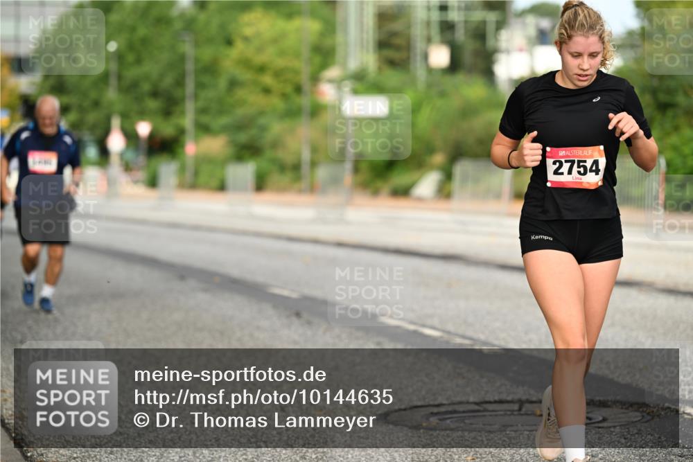 06.09.2026 - CURREX Alsterlauf Dr. Thomas Lammeyer http://msf.ph/oto/10144635 06.09.2026 10:16:46 Laufen 2754 meine-sportfotos.de