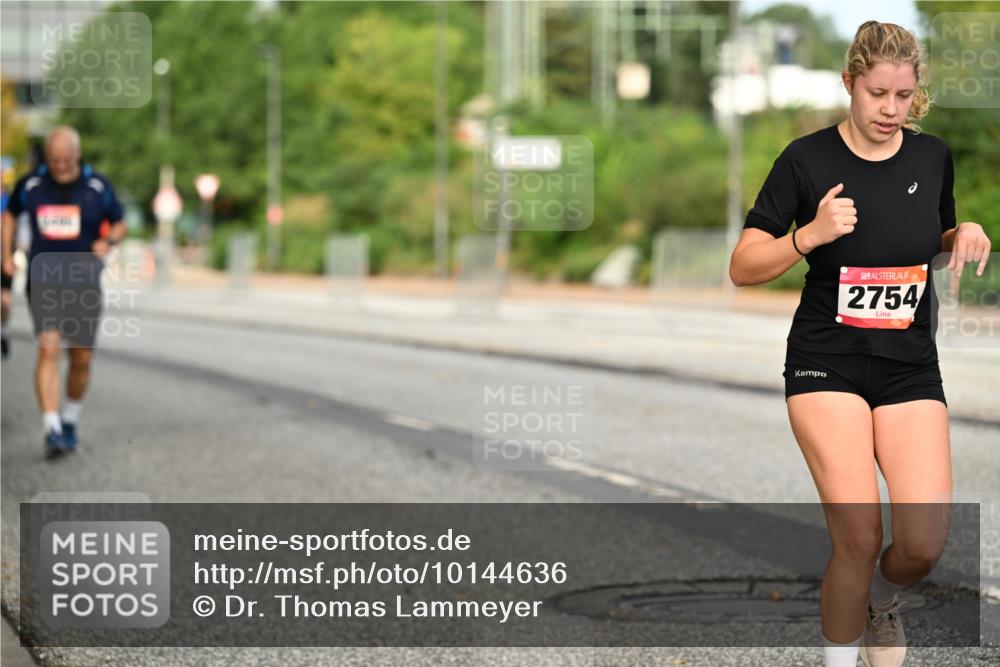 06.09.2026 - CURREX Alsterlauf Dr. Thomas Lammeyer http://msf.ph/oto/10144636 06.09.2026 10:16:46 Laufen 2754 meine-sportfotos.de