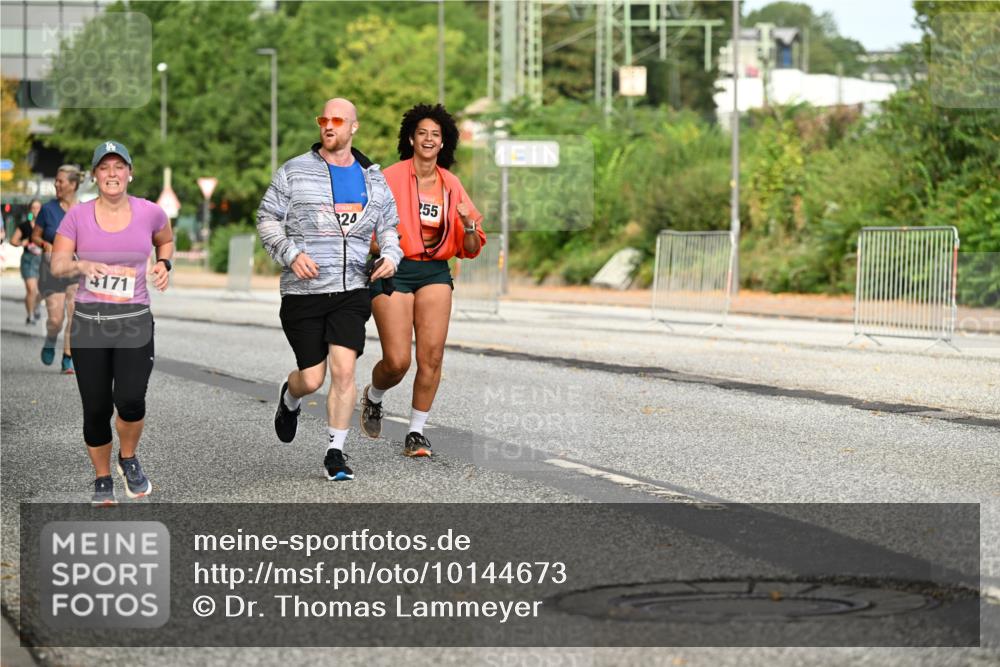 06.09.2026 - CURREX Alsterlauf Dr. Thomas Lammeyer http://msf.ph/oto/10144673 06.09.2026 10:16:53 Laufen 4171, 24, 55 meine-sportfotos.de