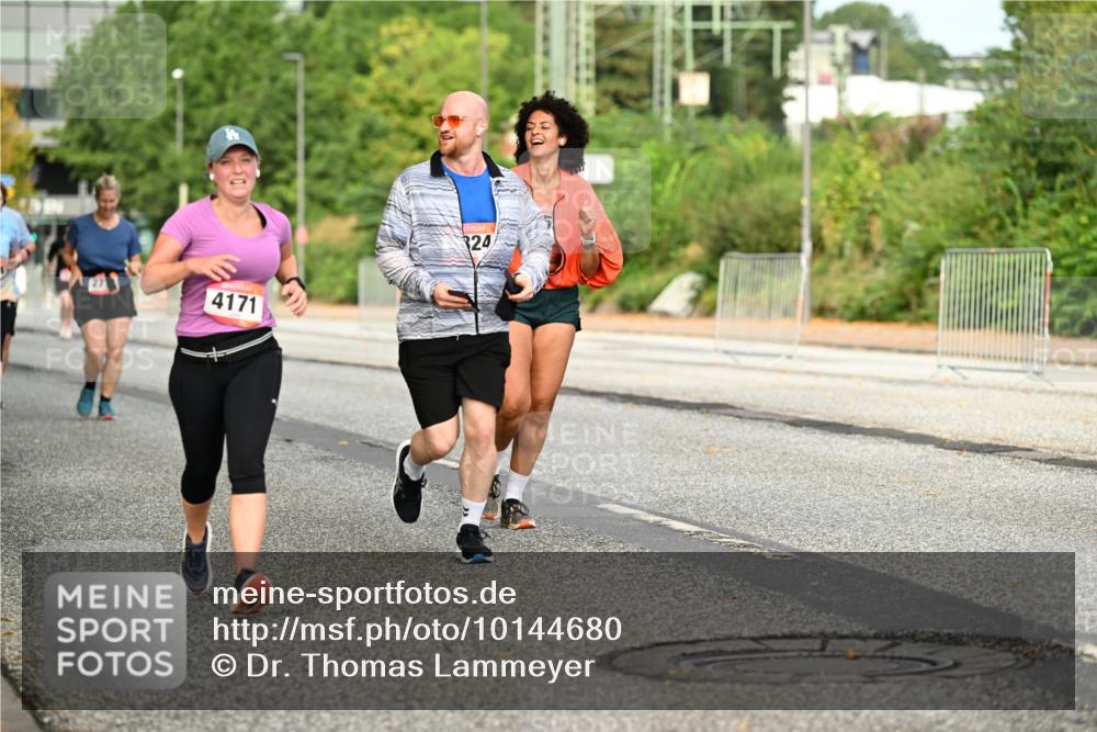 06.09.2026 - CURREX Alsterlauf Dr. Thomas Lammeyer http://msf.ph/oto/10144680 06.09.2026 10:16:53 Laufen 4171, 24 meine-sportfotos.de