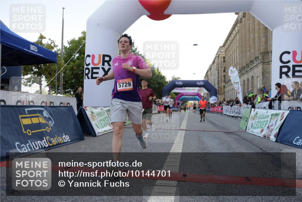 06.09.2026 - CURREX Alsterlauf Yannick Fuchs http://msf.ph/oto/10144701 06.09.2026 09:47:29 Ziel 2807, 2953, 3386, 4313, 4441, 4674, 4863, 5309, 5389, 5407, 5645, 5729, 6021 meine-sportfotos.de