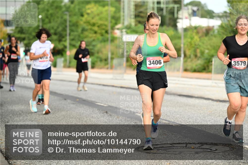 06.09.2026 - CURREX Alsterlauf Dr. Thomas Lammeyer http://msf.ph/oto/10144790 06.09.2026 10:17:07 Laufen 3406, 3579 meine-sportfotos.de