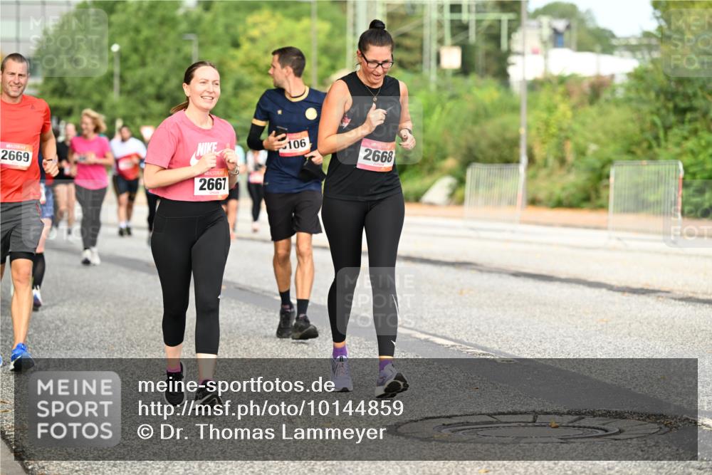 06.09.2026 - CURREX Alsterlauf Dr. Thomas Lammeyer http://msf.ph/oto/10144859 06.09.2026 10:17:15 Laufen 2669, 2667, 106, 2668 meine-sportfotos.de