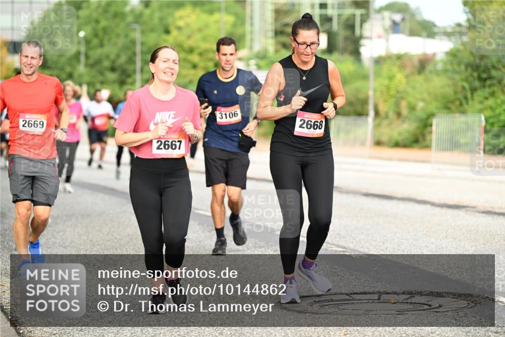 06.09.2026 - CURREX Alsterlauf Dr. Thomas Lammeyer http://msf.ph/oto/10144862 06.09.2026 10:17:16 Laufen 2669, 3106, 2668, 2667 meine-sportfotos.de