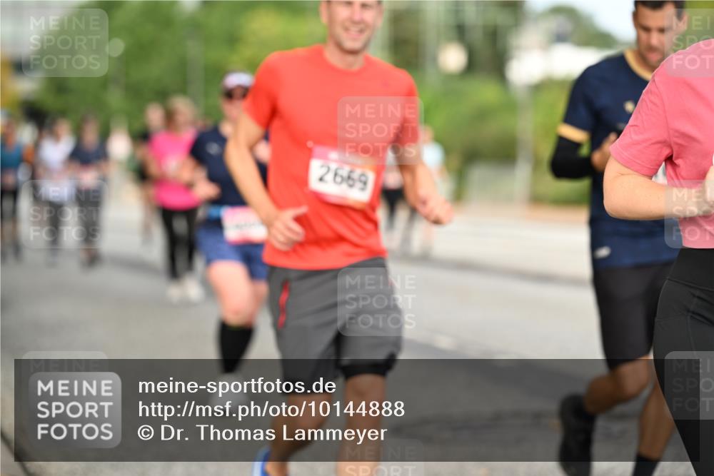 06.09.2026 - CURREX Alsterlauf Dr. Thomas Lammeyer http://msf.ph/oto/10144888 06.09.2026 10:17:19 Laufen 2669 meine-sportfotos.de
