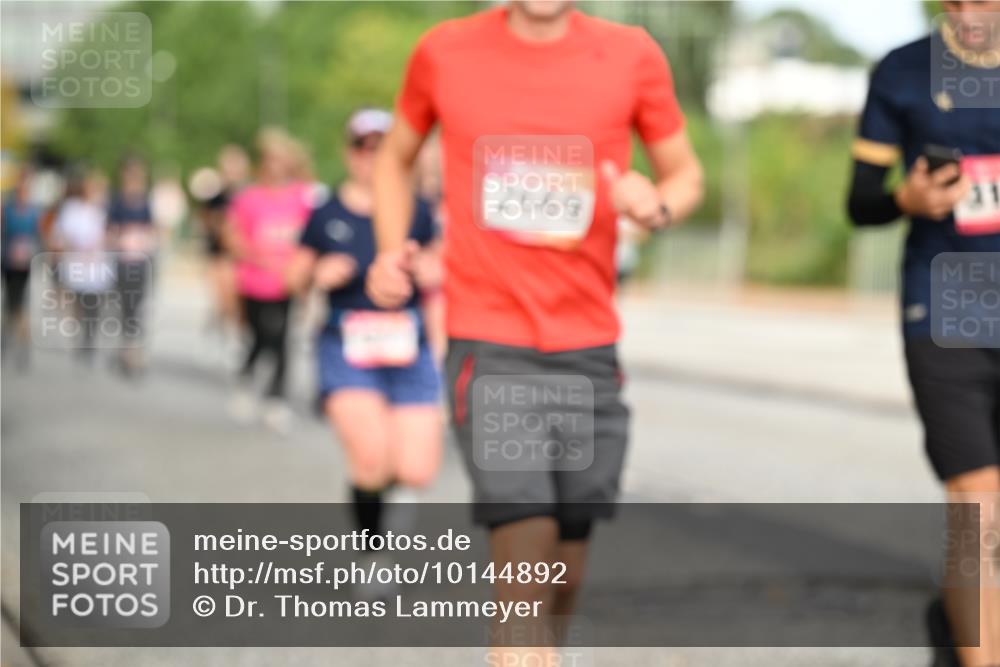 06.09.2026 - CURREX Alsterlauf Dr. Thomas Lammeyer http://msf.ph/oto/10144892 06.09.2026 10:17:19 Laufen 6992 meine-sportfotos.de