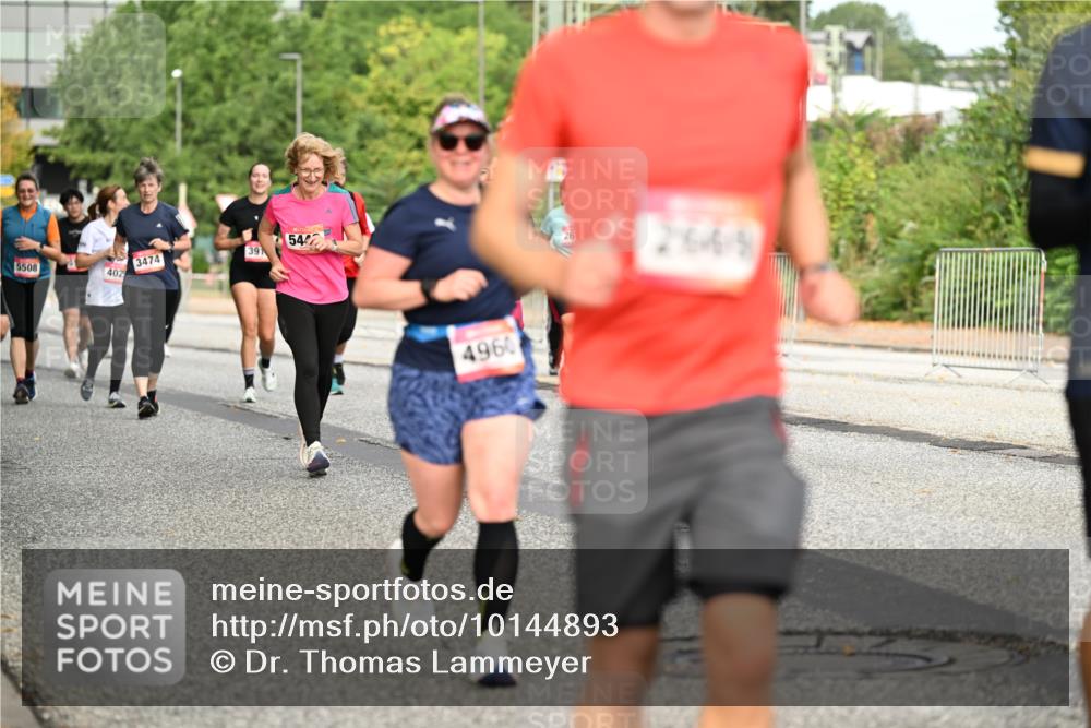 06.09.2026 - CURREX Alsterlauf Dr. Thomas Lammeyer http://msf.ph/oto/10144893 06.09.2026 10:17:19 Laufen 5508, 402, 3474, 39, 54, 4960, 26 meine-sportfotos.de