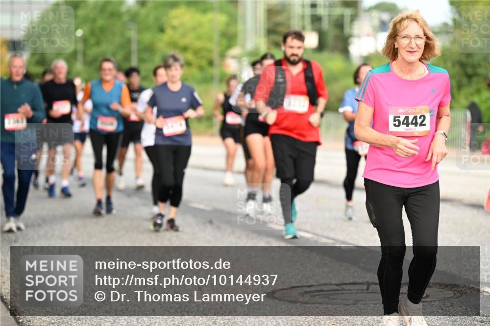 06.09.2026 - CURREX Alsterlauf Dr. Thomas Lammeyer http://msf.ph/oto/10144937 06.09.2026 10:17:24 Laufen 5442 meine-sportfotos.de