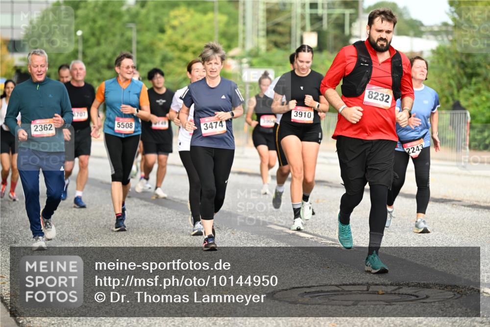 06.09.2026 - CURREX Alsterlauf Dr. Thomas Lammeyer http://msf.ph/oto/10144950 06.09.2026 10:17:25 Laufen 2362, 1707, 5508, 3474, 3910, 8232, 2243 meine-sportfotos.de