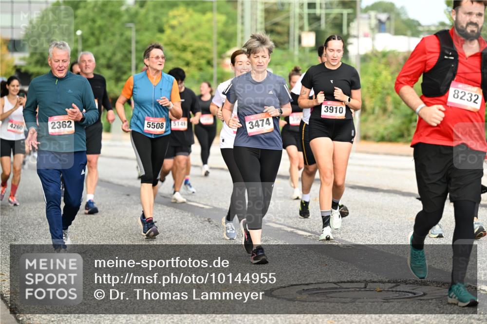 06.09.2026 - CURREX Alsterlauf Dr. Thomas Lammeyer http://msf.ph/oto/10144955 06.09.2026 10:17:25 Laufen 4260, 2362, 5508, 5149, 3474, 3910, 8232 meine-sportfotos.de