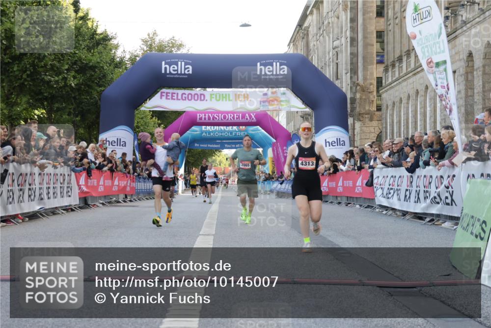 06.09.2026 - CURREX Alsterlauf Yannick Fuchs http://msf.ph/oto/10145007 06.09.2026 09:47:32 Ziel 2865, 2953, 3386, 4313, 4674, 4863, 5309, 5389, 5407, 5729, 5863, 6021 meine-sportfotos.de