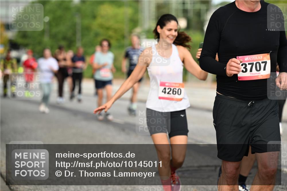 06.09.2026 - CURREX Alsterlauf Dr. Thomas Lammeyer http://msf.ph/oto/10145011 06.09.2026 10:17:32 Laufen 4260, 3707 meine-sportfotos.de
