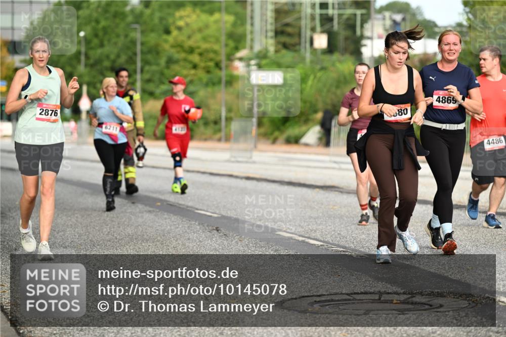 06.09.2026 - CURREX Alsterlauf Dr. Thomas Lammeyer http://msf.ph/oto/10145078 06.09.2026 10:17:40 Laufen 2876, 80, 4869, 4486 meine-sportfotos.de