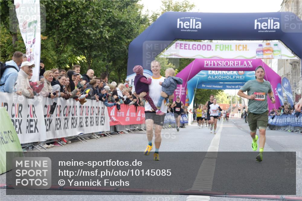 06.09.2026 - CURREX Alsterlauf Yannick Fuchs http://msf.ph/oto/10145085 06.09.2026 09:47:34 Ziel 2865, 2953, 3386, 4313, 4863, 5309, 5389, 5407, 5729, 5863, 6021 meine-sportfotos.de